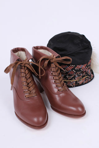 1930s style leather lace-up ankle boot - Brown - Betty
