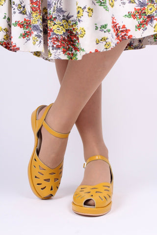 1940s / 50s summer wedge sandals - Mustard Yellow - Sidse - memery