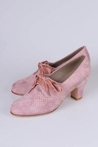 1940s pumps in suede with velvet laces - Powder Rose - Esther - memery