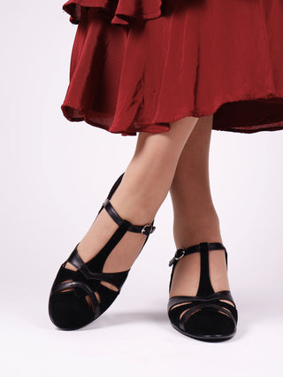 1930s evening shoe with T-strap crafted from leather and suede - Black - Wilma