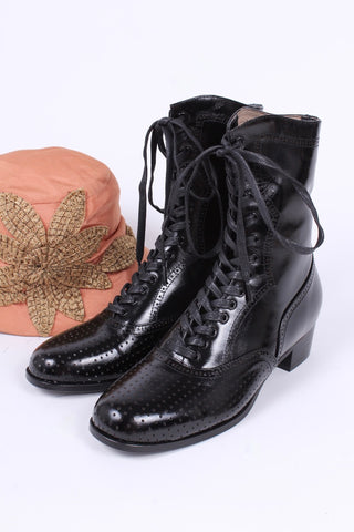 20s / 30s style everyday leather boot  - Black - Martha