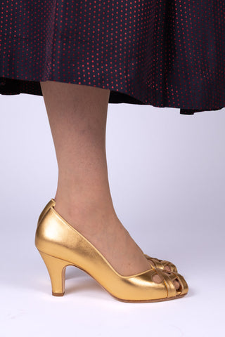 Pumps aus den 1950er Jahren mit offener Spitze – Gold – Audrey