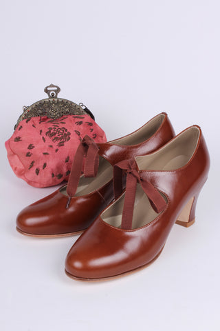 Classic, everyday late 1920's pumps - Cognac brown- Charlotte