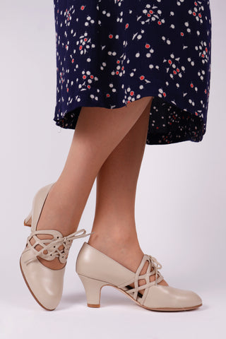 1930s everyday lace-up pumps - Off-White - Eva