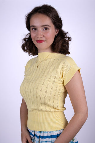 Pullover im 1950er-Stil mit Kappärmeln aus feinem Lochstrick - Pastellgelb - Iris